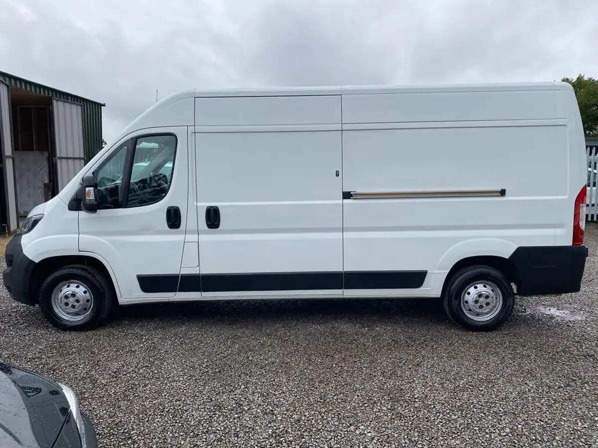 2019-peugeot-boxer-20-bluehdi-professional-335-l3-h2-big-17