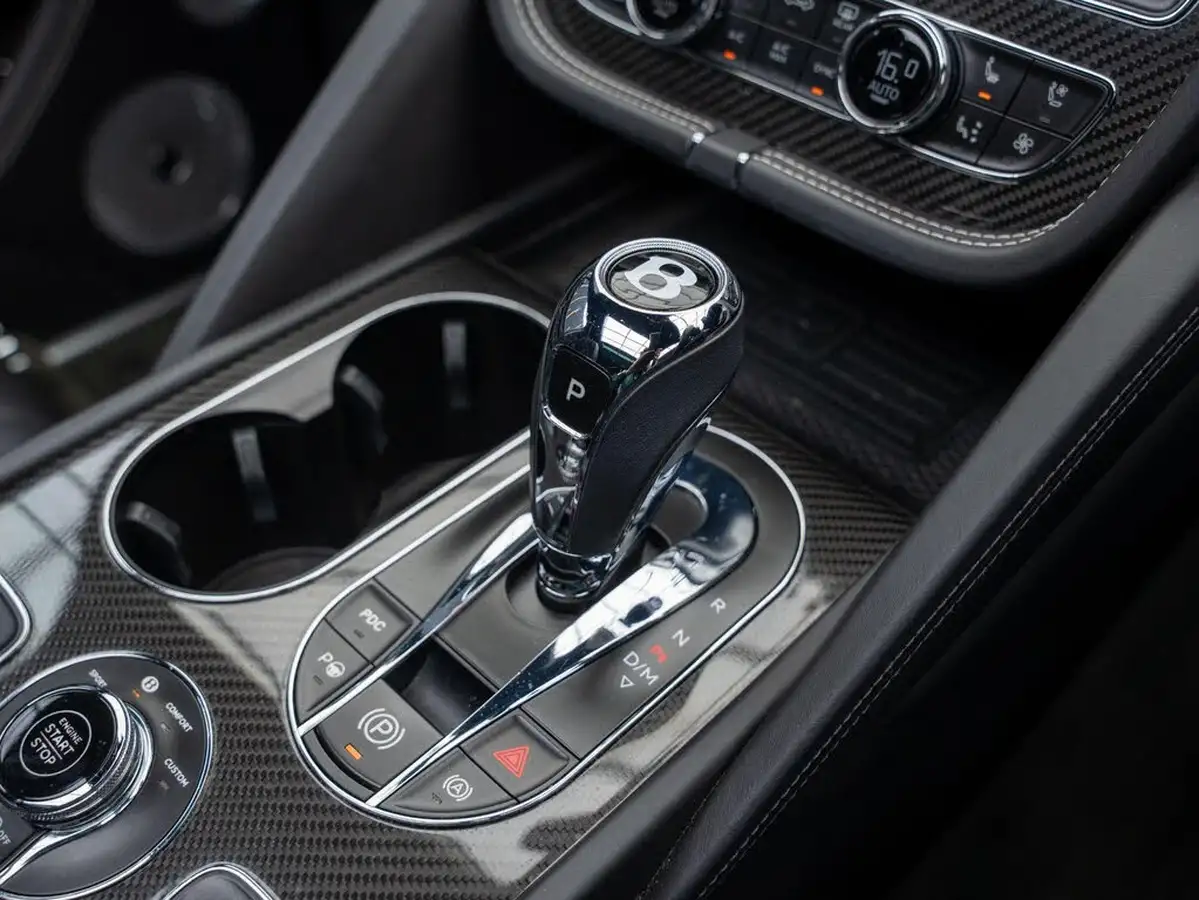 2019-bentley-bentayga-40-v8-big-17