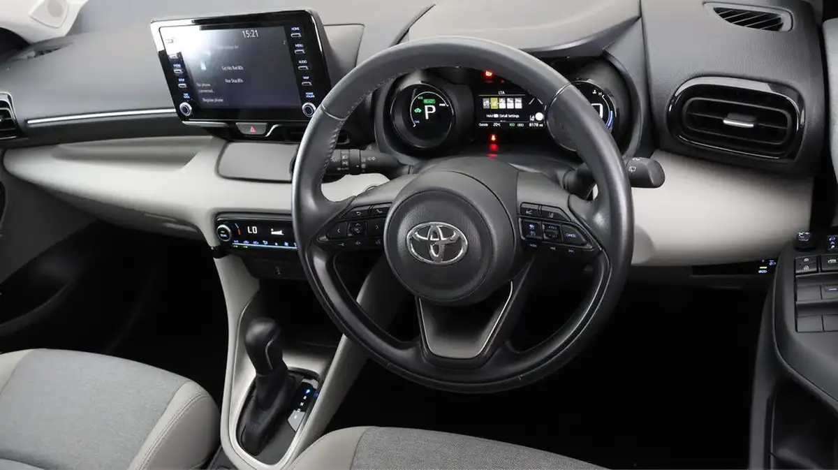2021-toyota-yaris-15-vvt-i-excel-big-9