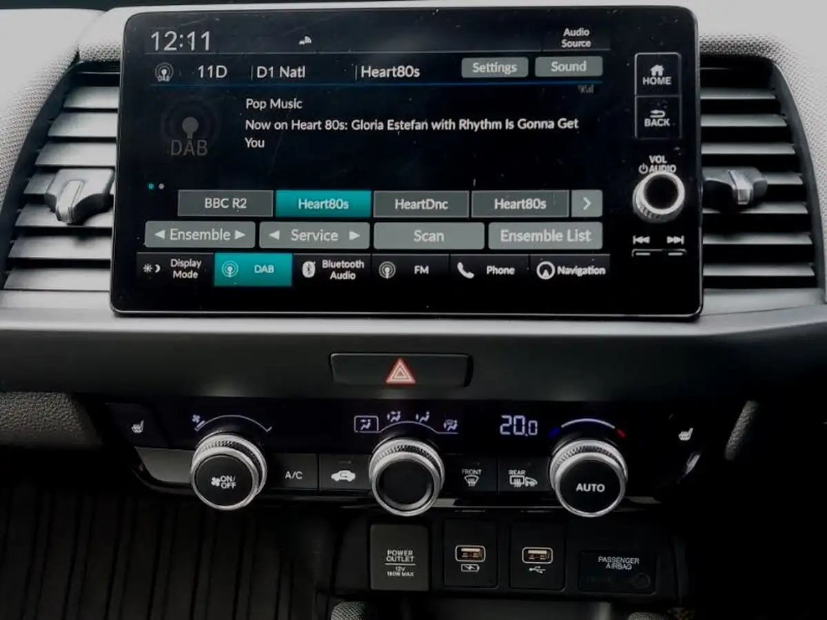2021-honda-jazz-15-i-mmd-crosstar-ex-109ps-two-tone-big-9