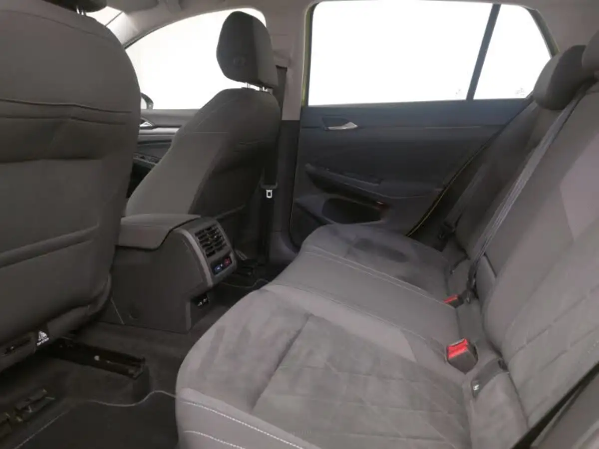 2020-volkswagen-golf-20tdi-style-150ps-hatchback-dsg-big-5