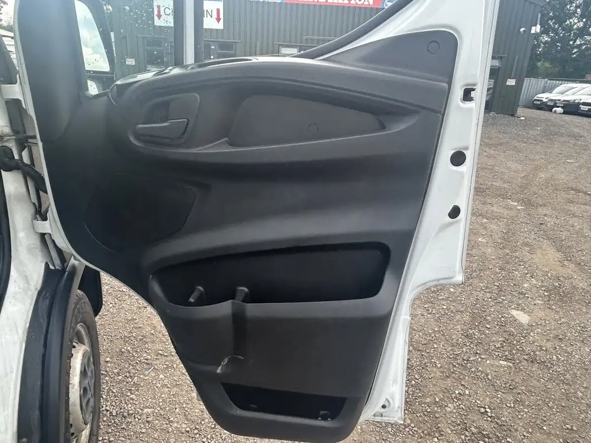 2019-iveco-daily-s-class-23td-35s14-3450-eu6-chassis-cab-hi-matic-big-11