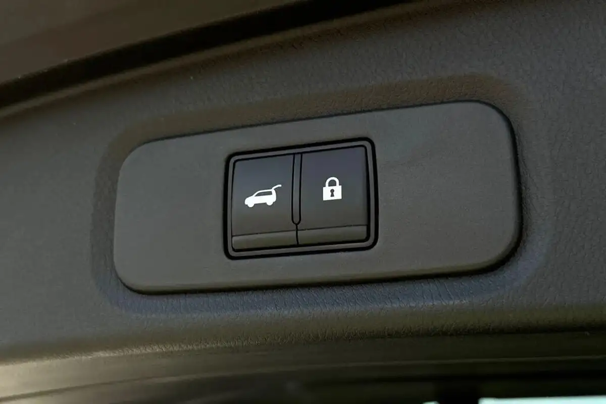 2023-nissan-qashqai-15-tekna-big-38