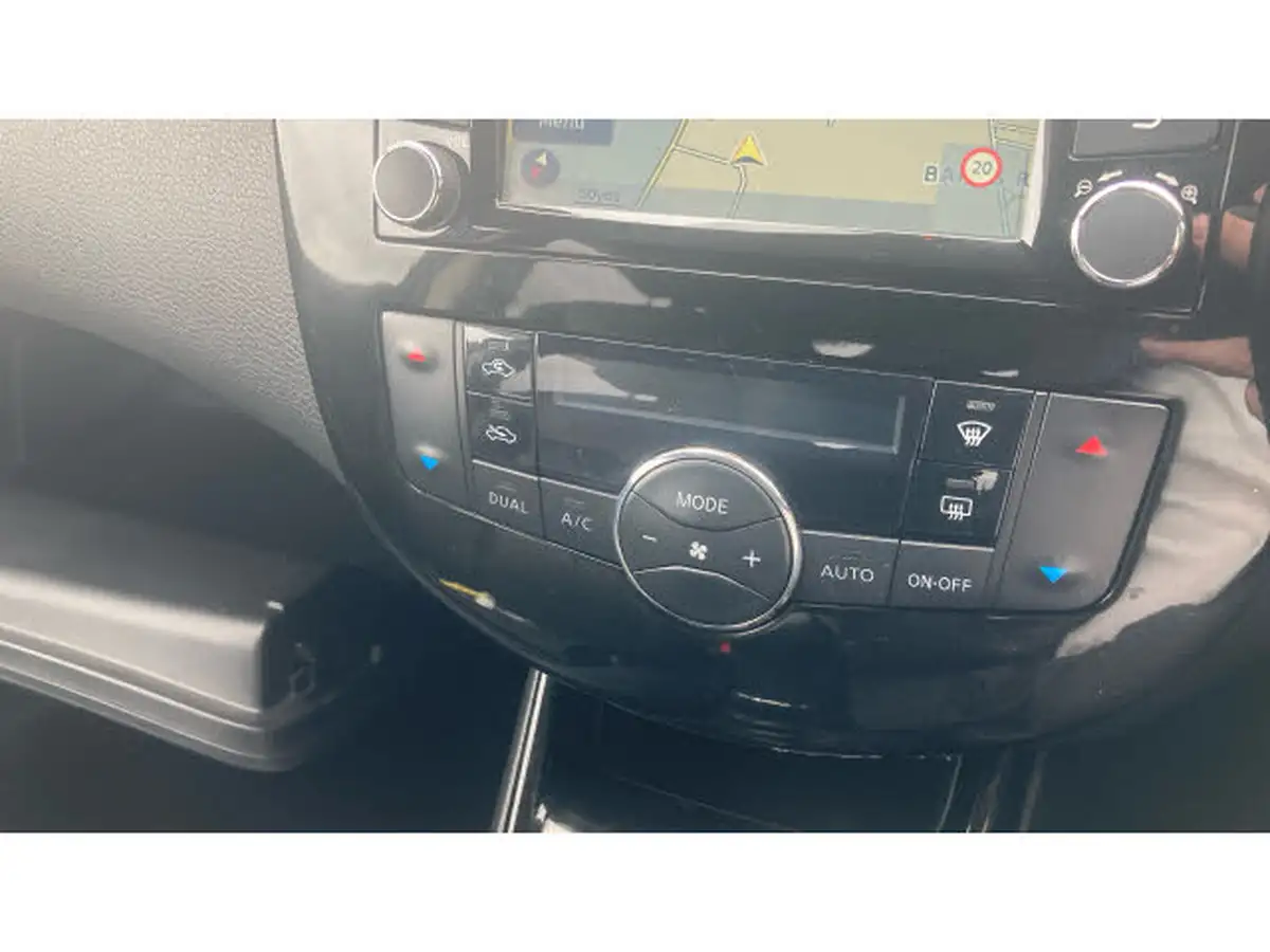 2017-nissan-pulsar-15dci-tekna-big-36
