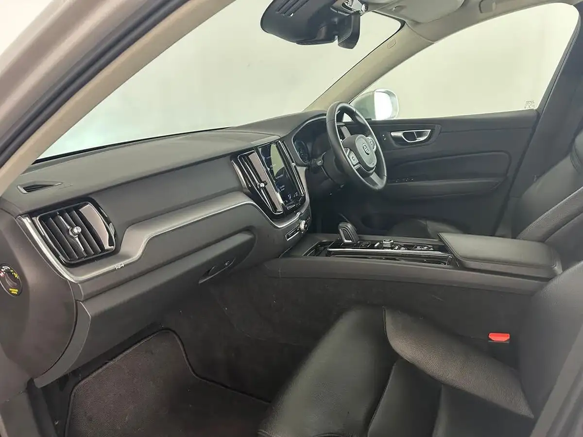 2021-volvo-xc60-20-t6-inscription-expression-340bhp-big-17