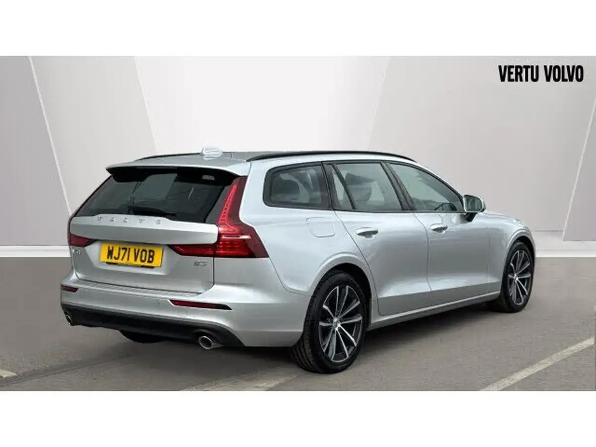 2021-volvo-v60-20-b3-momentum-161bhp-big-6