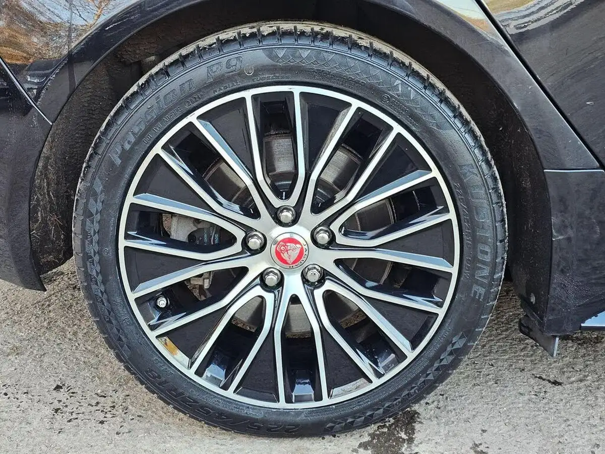2018-jaguar-xe-20i-landmark-200ps-big-19