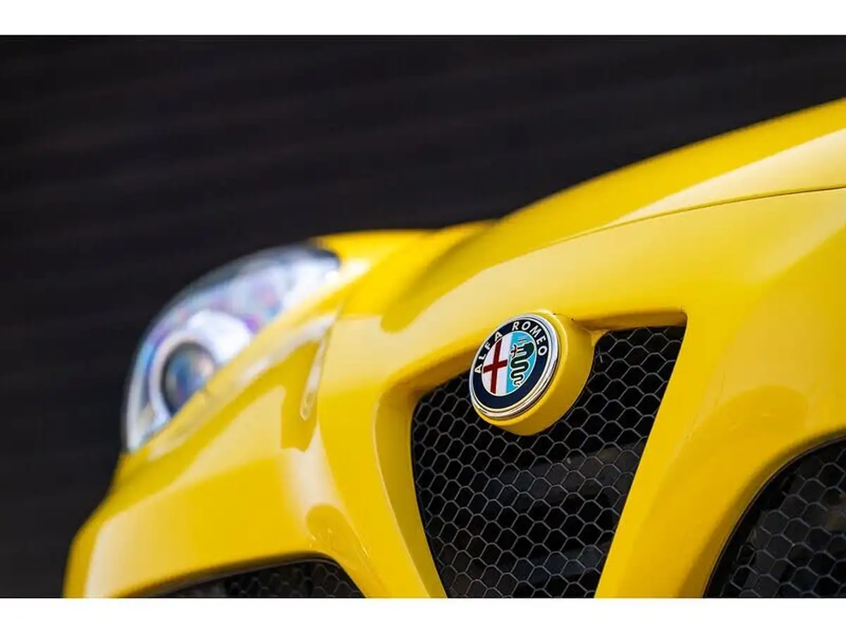 2015-alfa-romeo-4c-18-tbi-spider-big-42