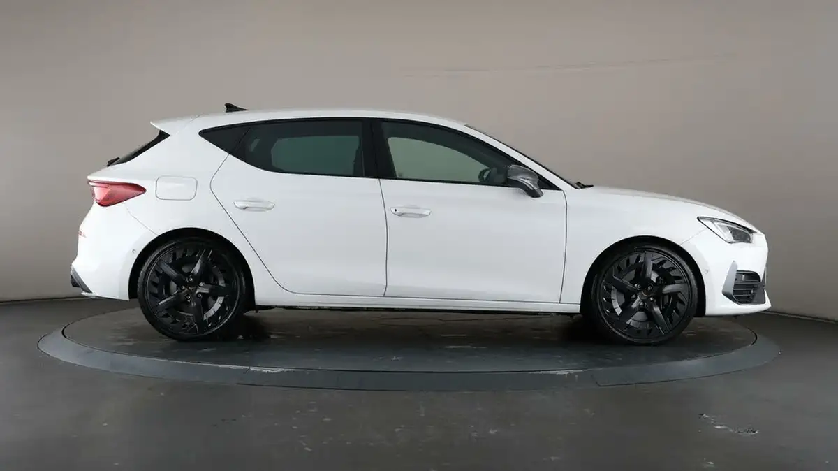 2023-cupra-leon-nf-20-tsi-vz3-300ps-hatchback-big-58