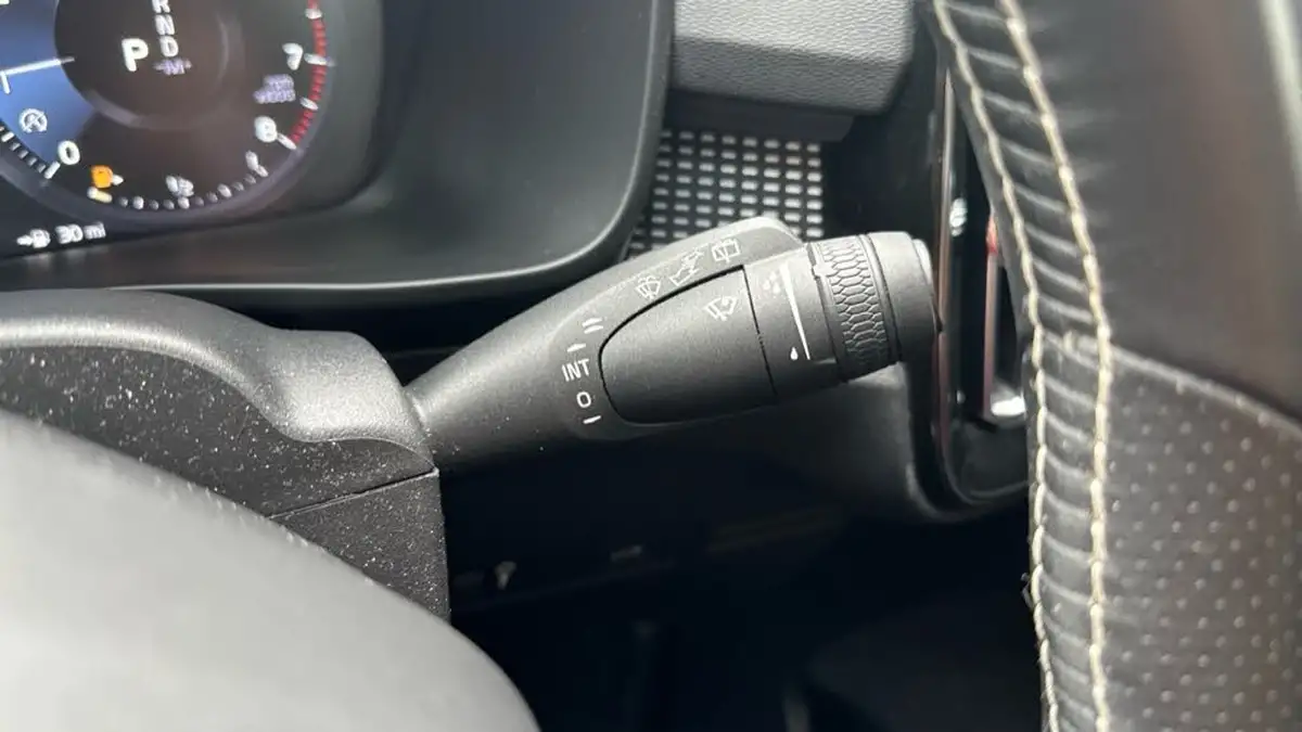 2020-volvo-xc40-15-t3-r-design-geartronic-big-40