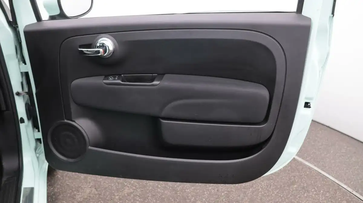 2020-fiat-500-10-lounge-big-15