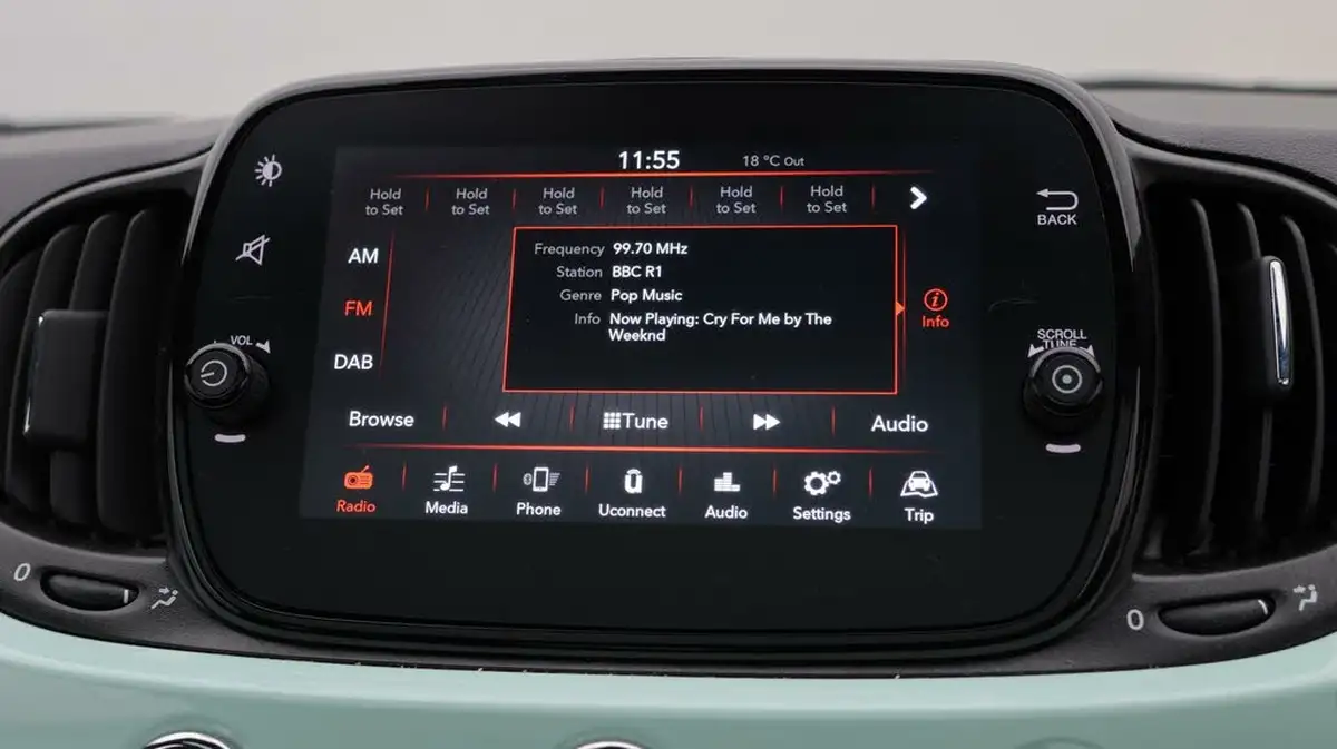 2020-fiat-500-10-lounge-big-11