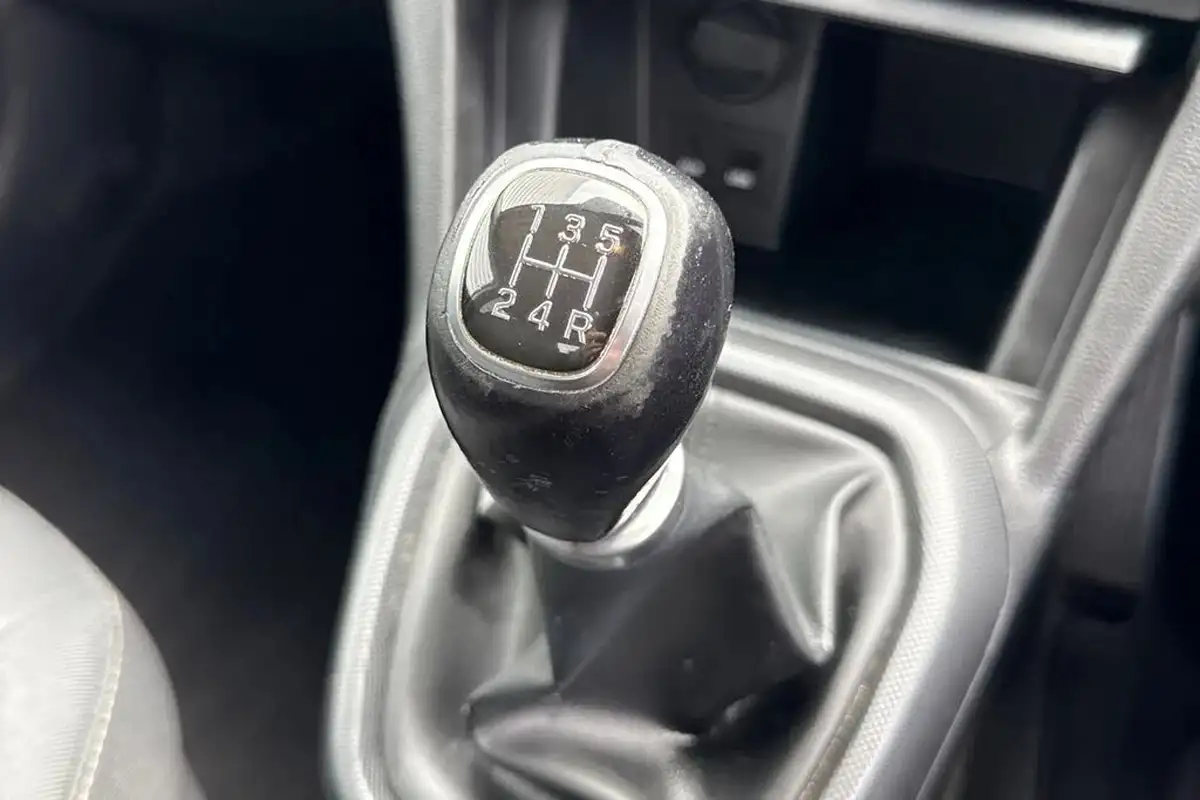 2018-hyundai-i10-10-premium-66ps-big-22
