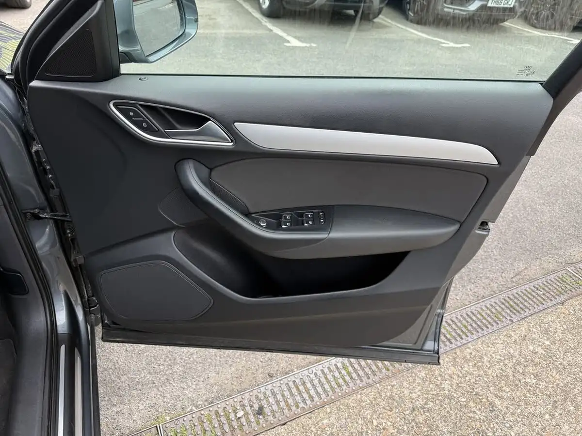 2016-audi-q3-14-tfsi-se-s-tronic-big-18