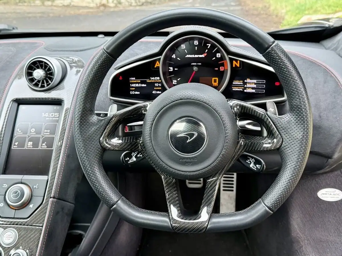 2013-mclaren-12c-38-spider-big-15