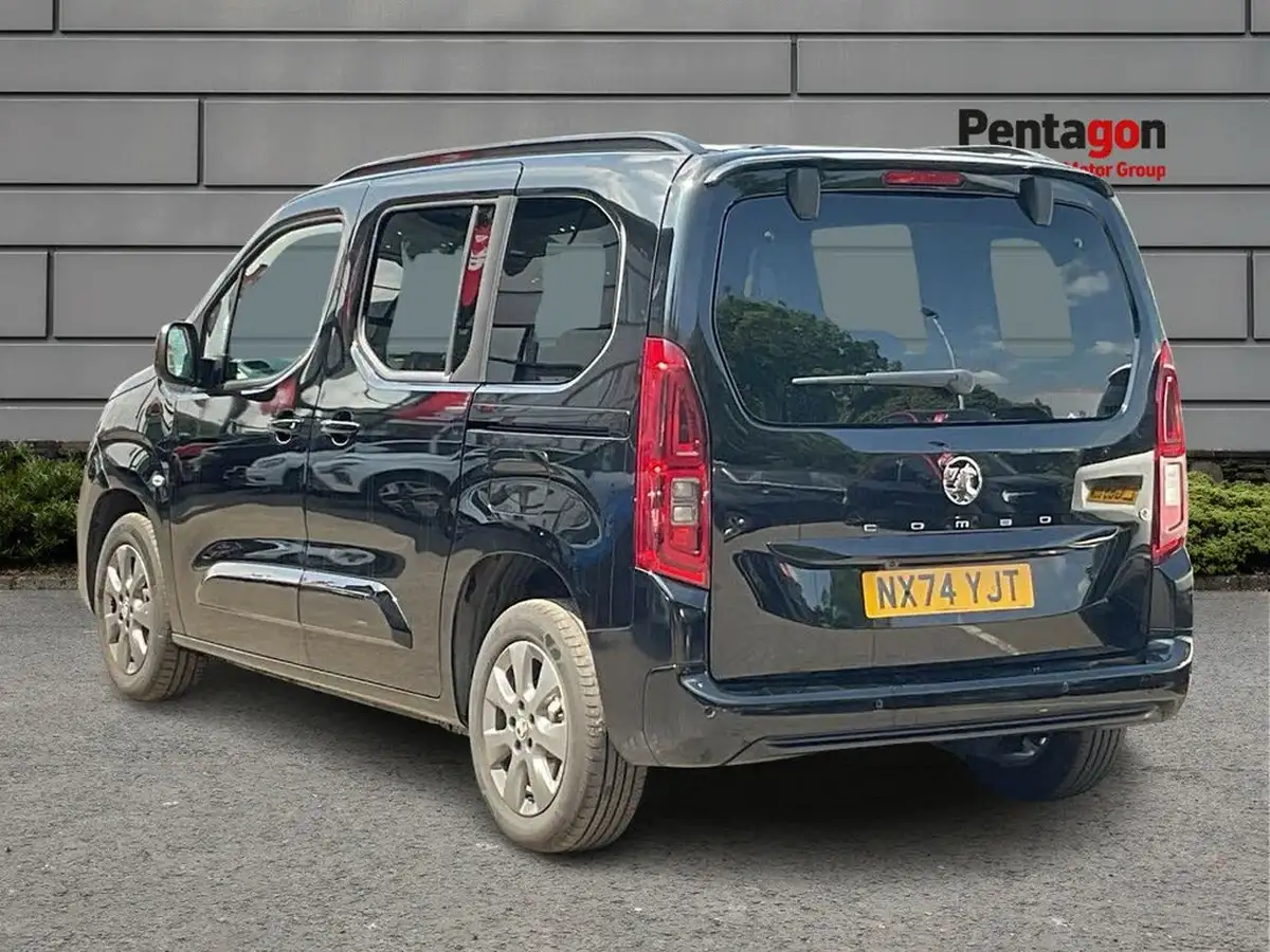 2024-vauxhall-combo-life-e-ultimate-big-1