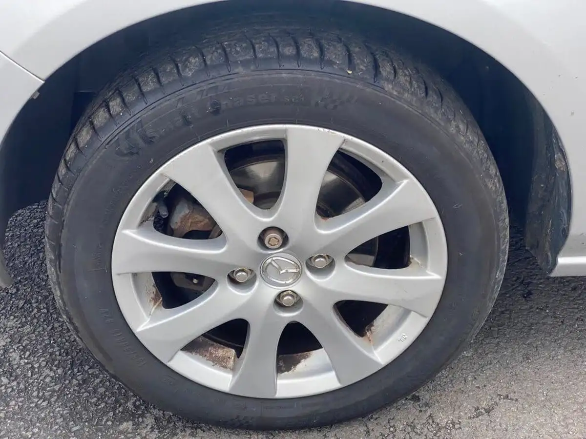 2012-mazda-mazda2-15-ts2-big-24