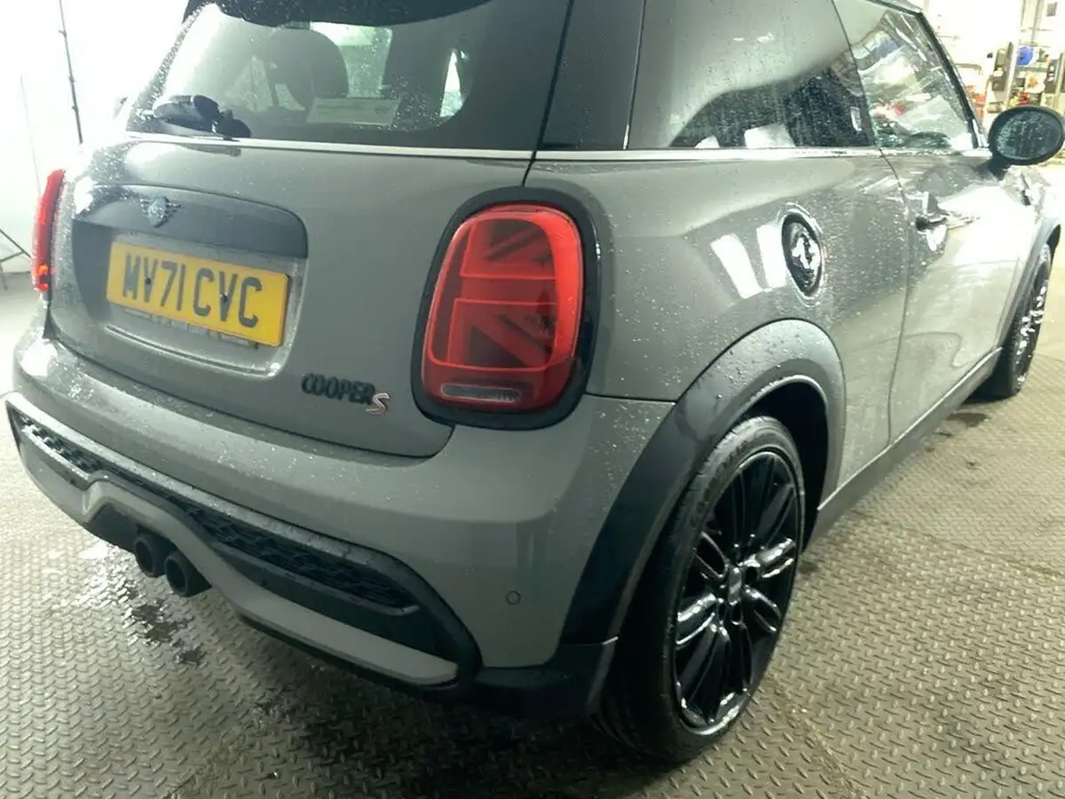 2021-mini-cooper-20-cooper-s-exclusive-hatchback-3d-auto-big-13