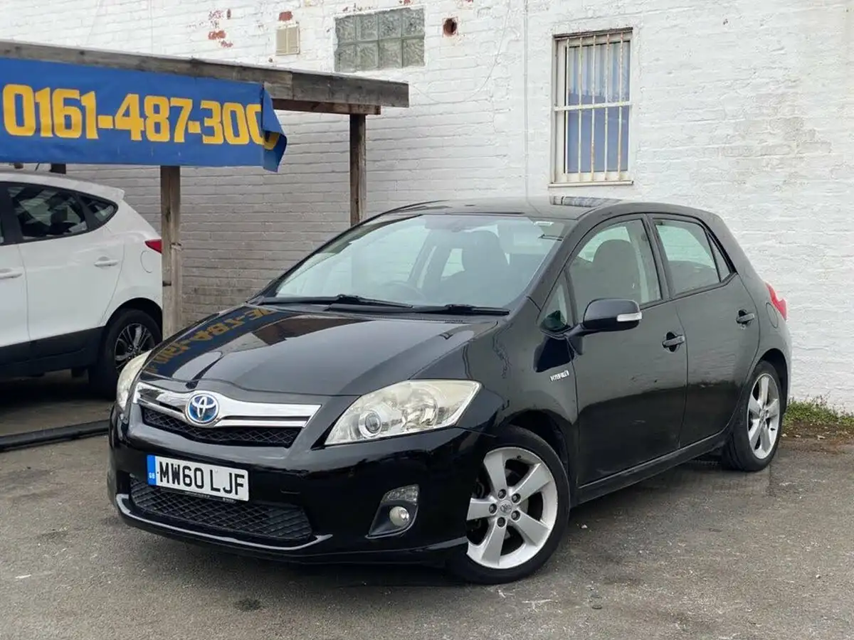 2011-toyota-auris-18-vvt-i-hsd-t-spirit-1798cc-big-4