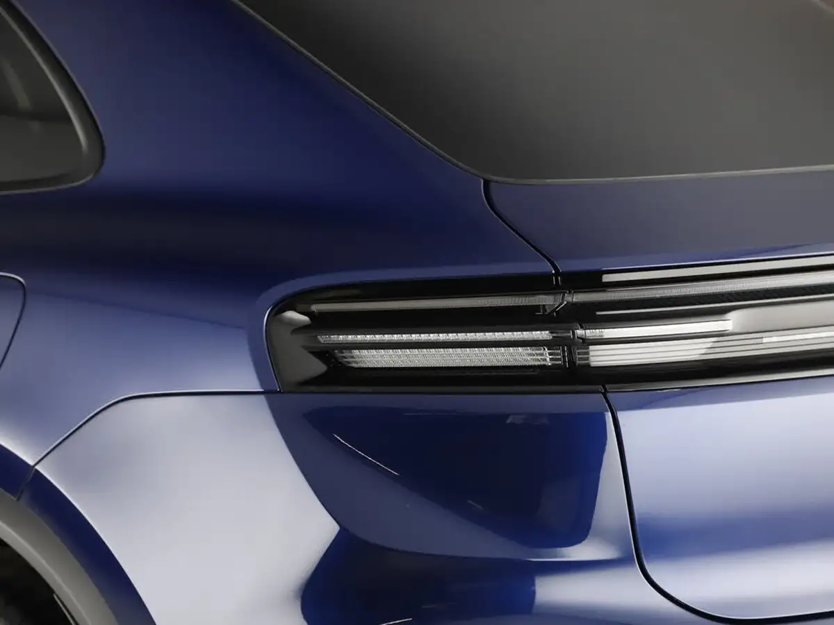2025-porsche-macan-e-electric-big-24