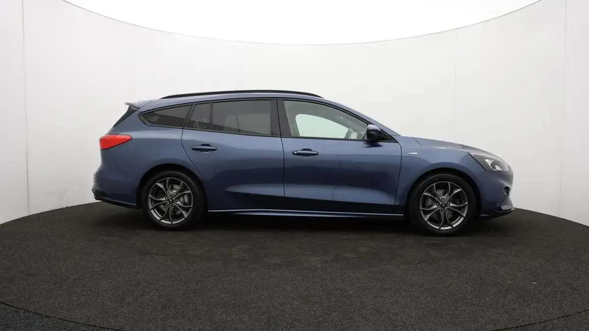 2021-ford-focus-15-st-line-estate-big-41