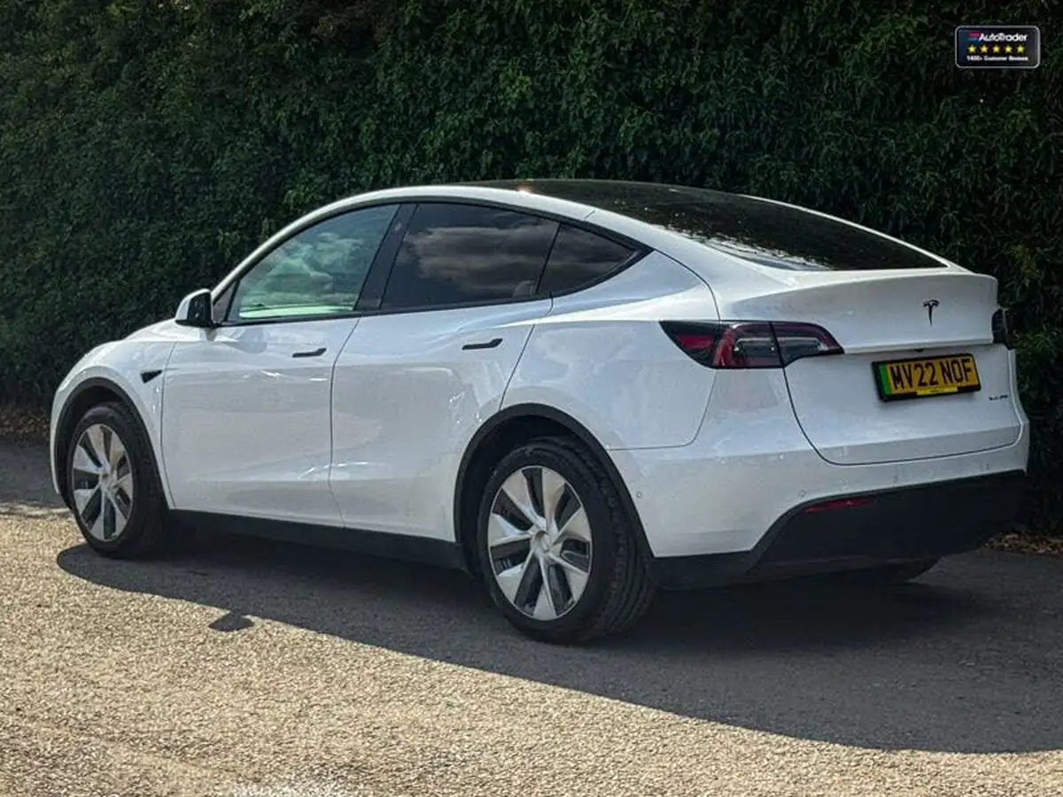 2022-tesla-model-y-e-long-range-big-5