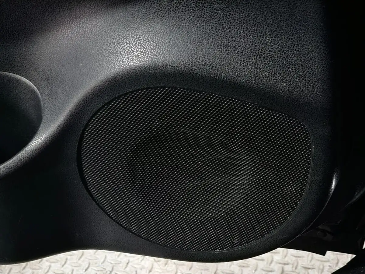 2019-nissan-leaf-e-n-connecta-big-30