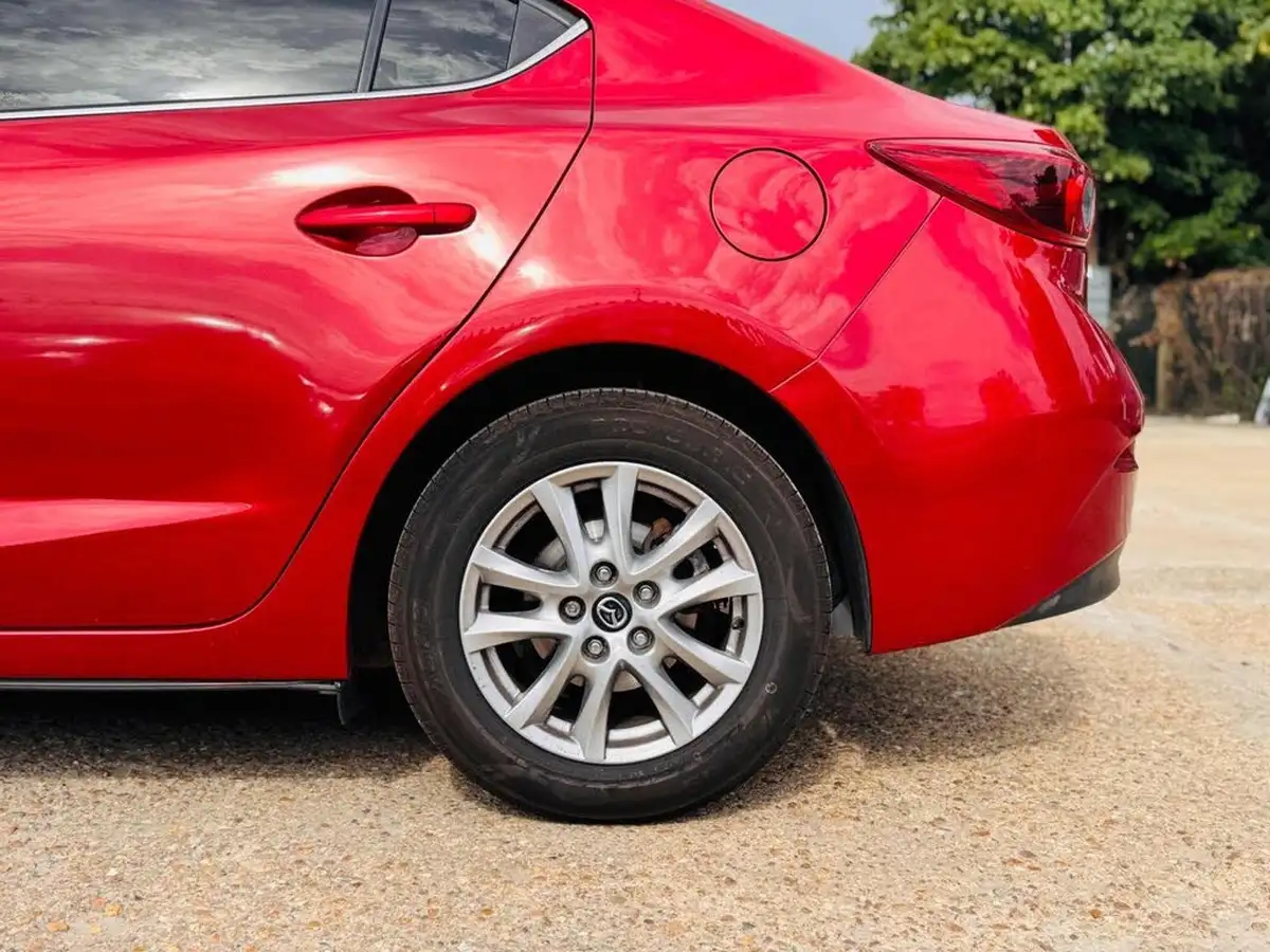 2014-mazda-mazda3-20-se-l-fastback-4d-big-45