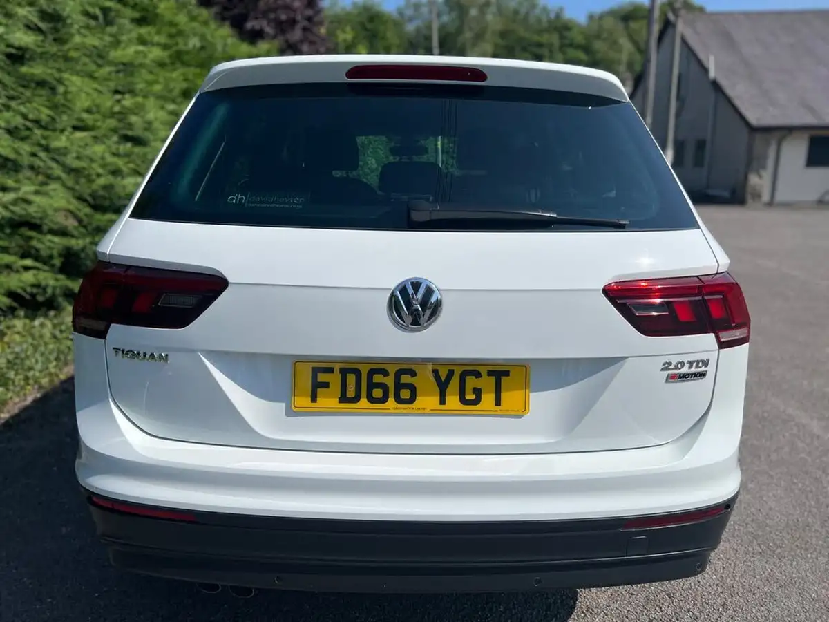 2016-volkswagen-tiguan-20tdi-se-navigation-150ps-4motion-bmt-ss-big-7