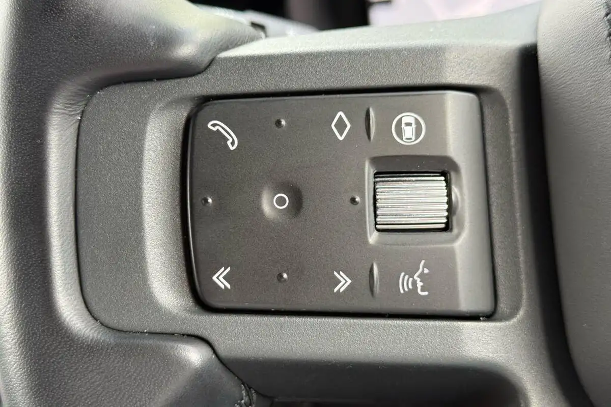 2024-land-rover-110-defender-30-d300-x-dynamic-hse-big-25