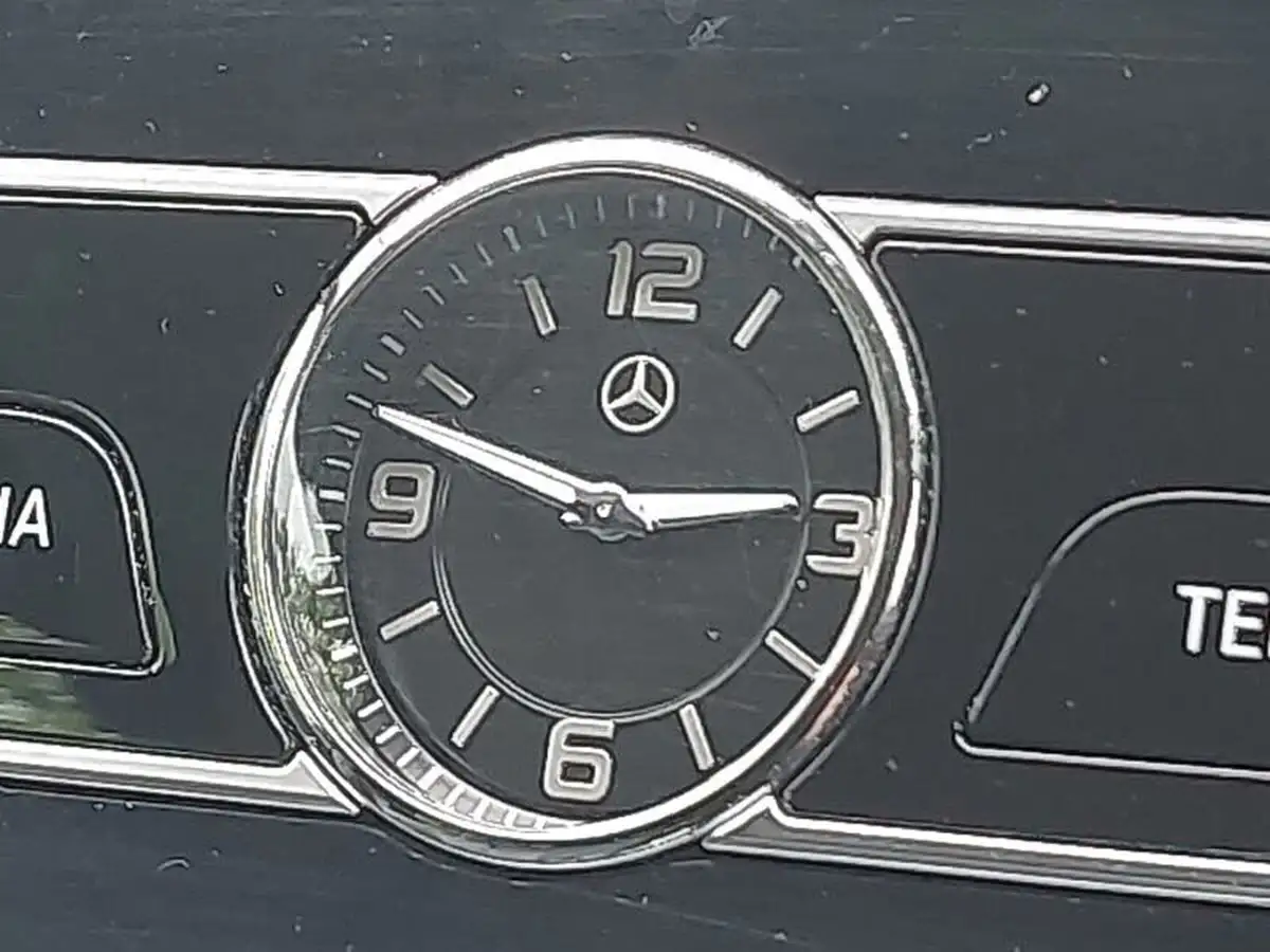 2017-mercedes-benz-e-class-20d-e220d-se-ss-saloon-4d-4matic-big-14