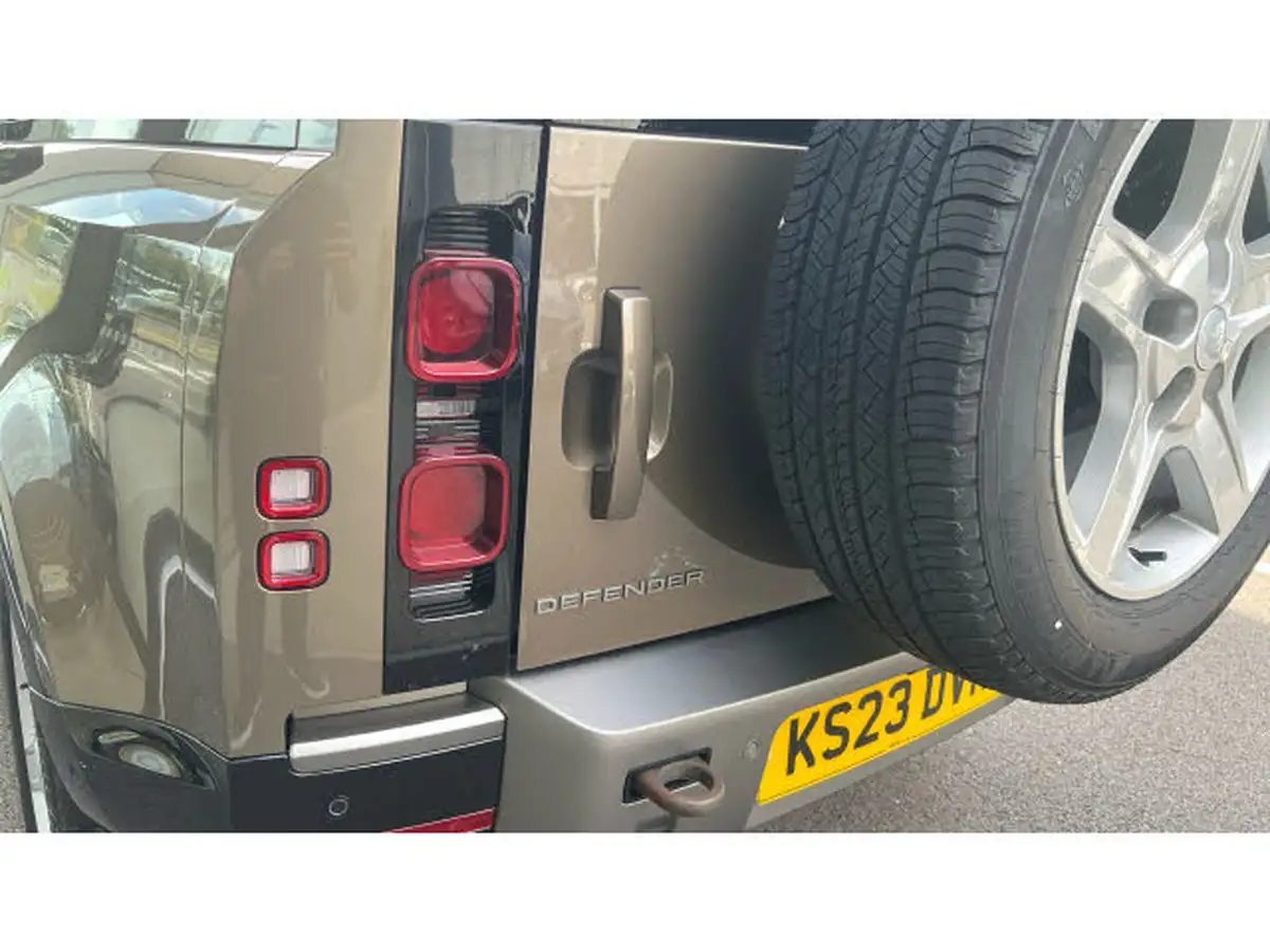 2023-land-rover-90-defender-30-d250-x-dynamic-se-big-18