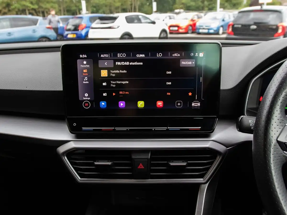 2020-seat-leon-14-e-hybrid-fr-hatchback-big-23