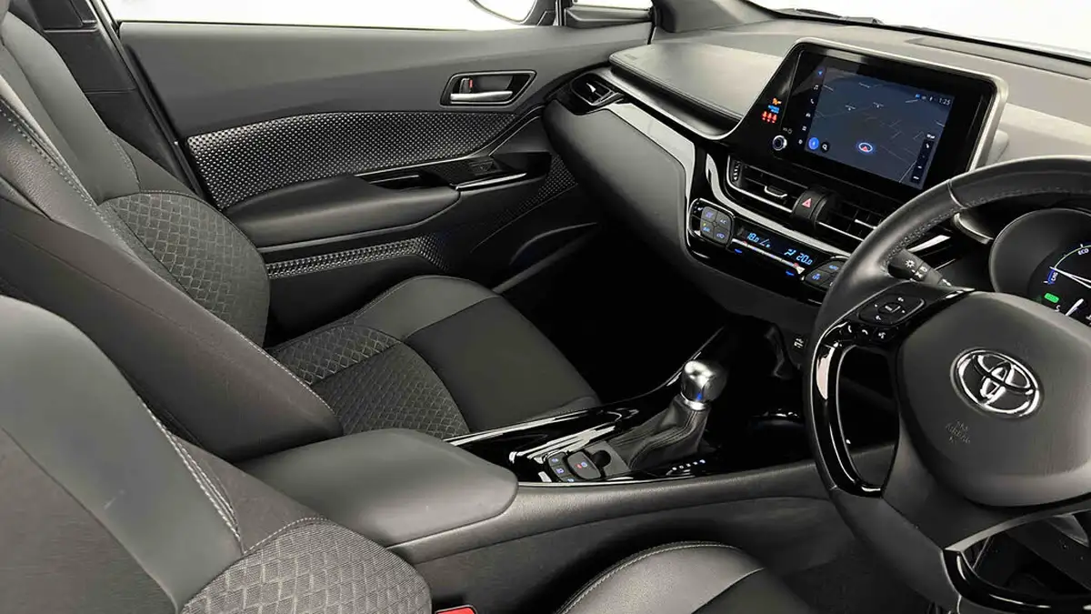 2022-toyota-c-hr-18-vvt-i-design-big-32