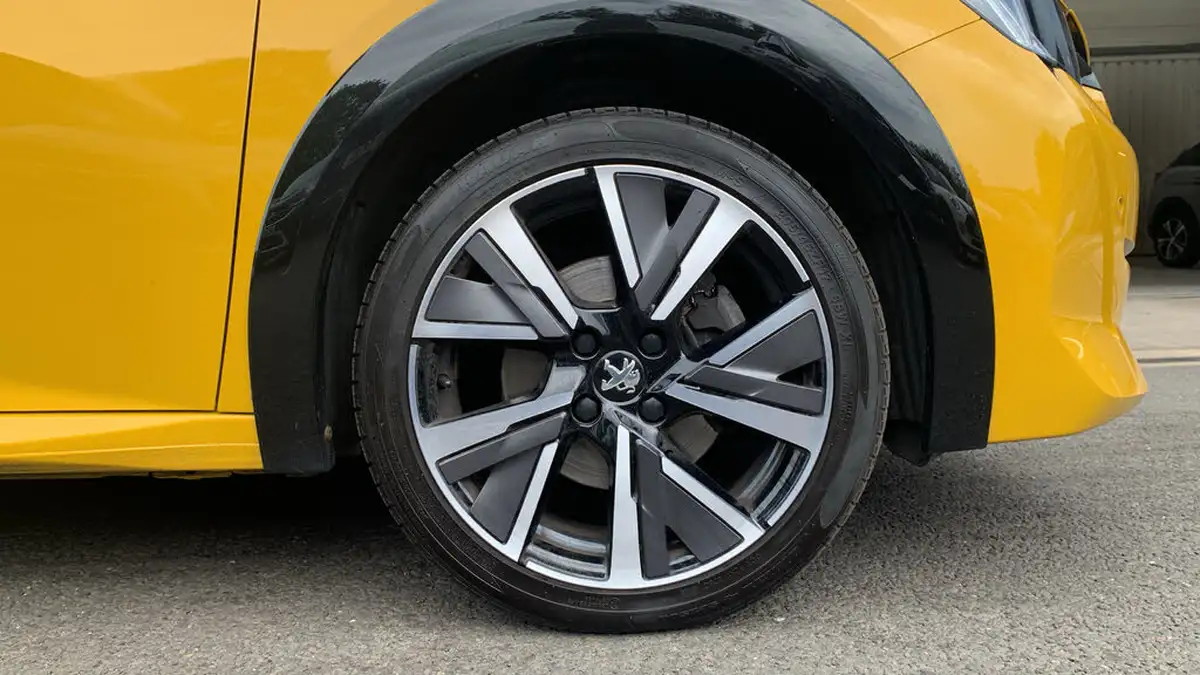 2020-peugeot-208-12-puretech-gt-line-130bhp-eat8-big-16