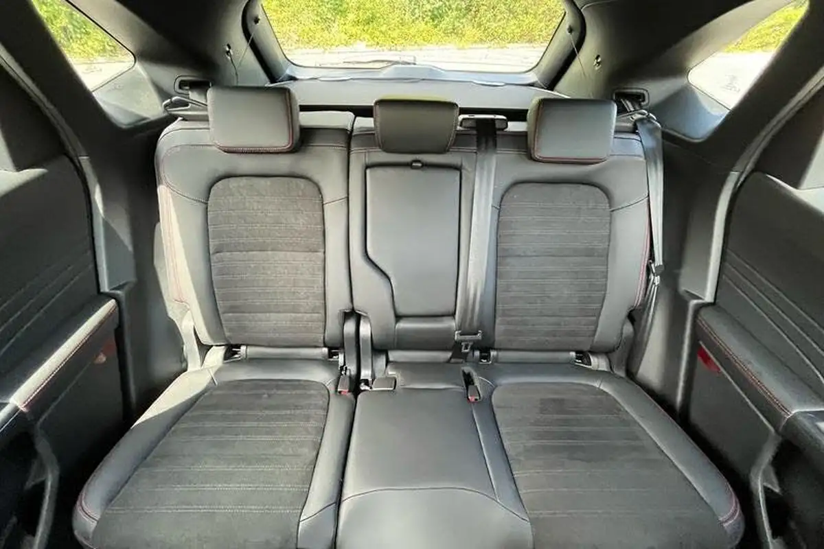 2024-ford-kuga-25t-st-line-edition-225ps-phev-big-19