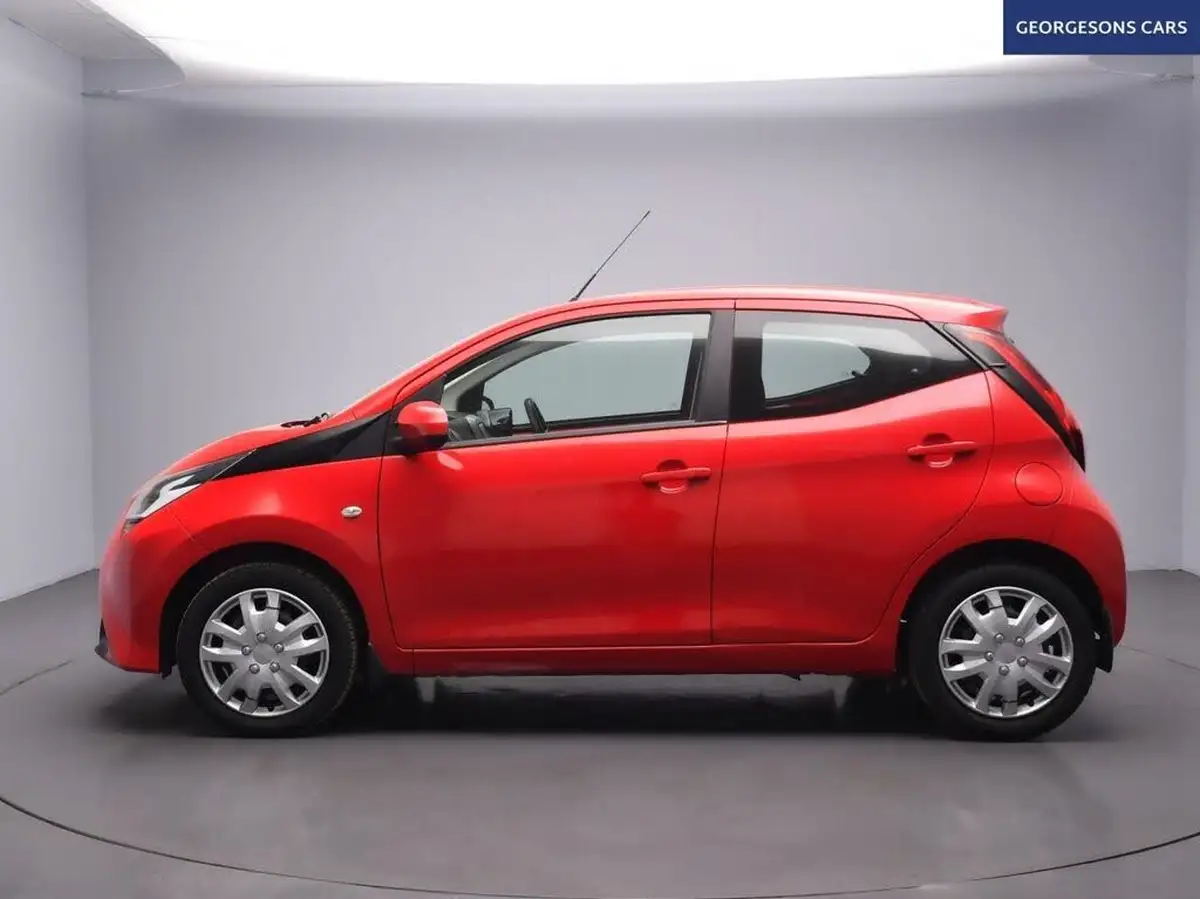 2018-toyota-aygo-10-vvt-i-x-play-71bhp-5d-big-6