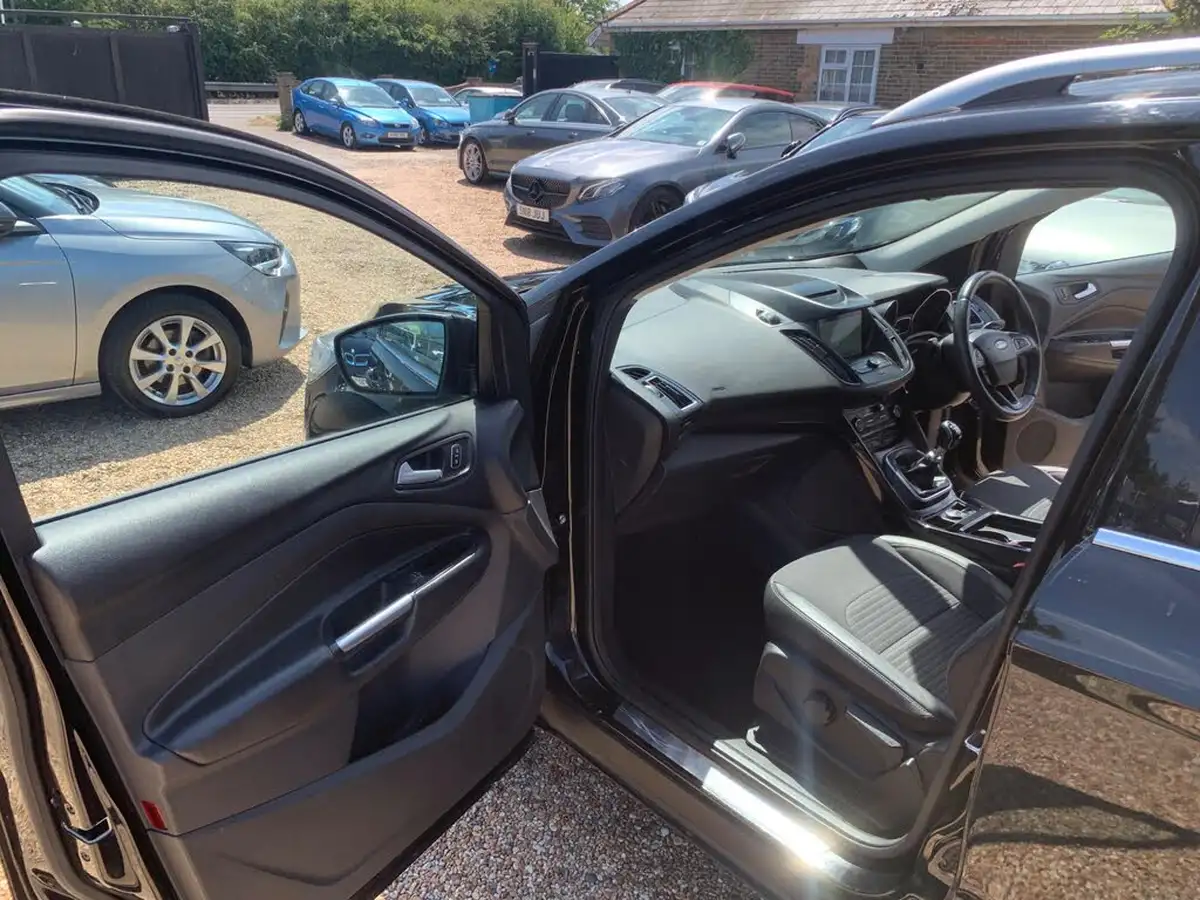 2018-ford-kuga-15tdci-titanium-big-25