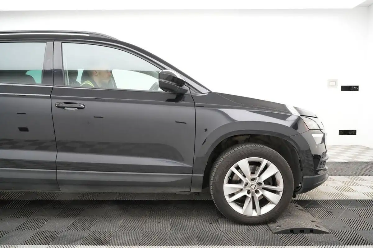 2018-skoda-karoq-16tdi-se-technology-ss-1598cc-big-2