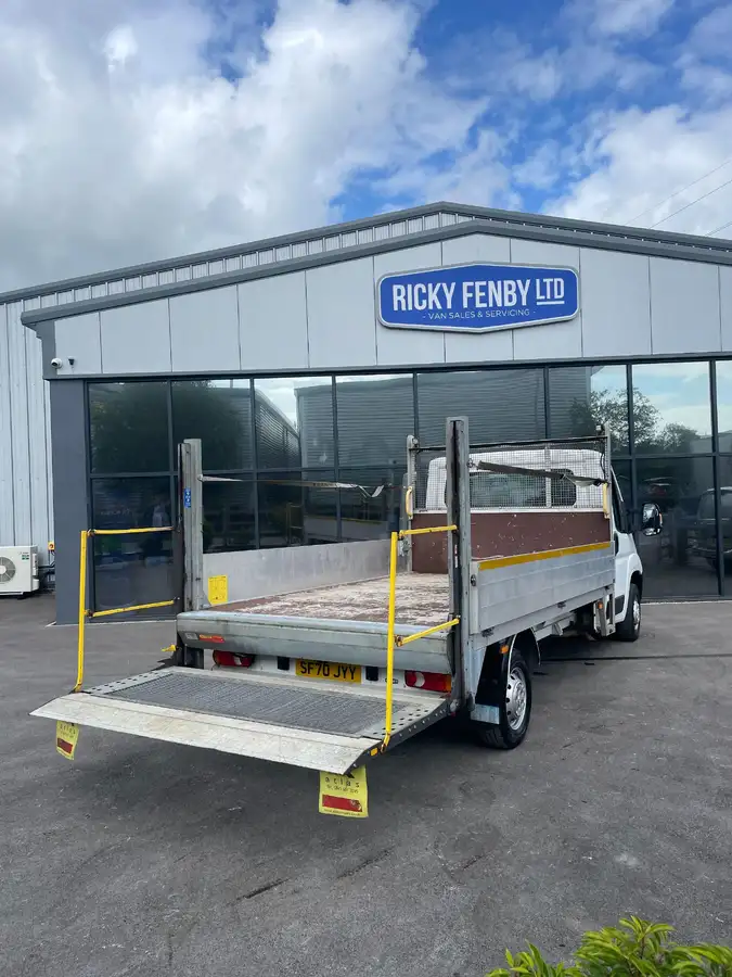 2021-peugeot-boxer-22-bluehdi-plus-335-l3-chassis-big-8