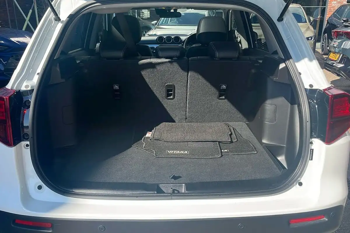 2023-suzuki-vitara-15-sz5-big-11