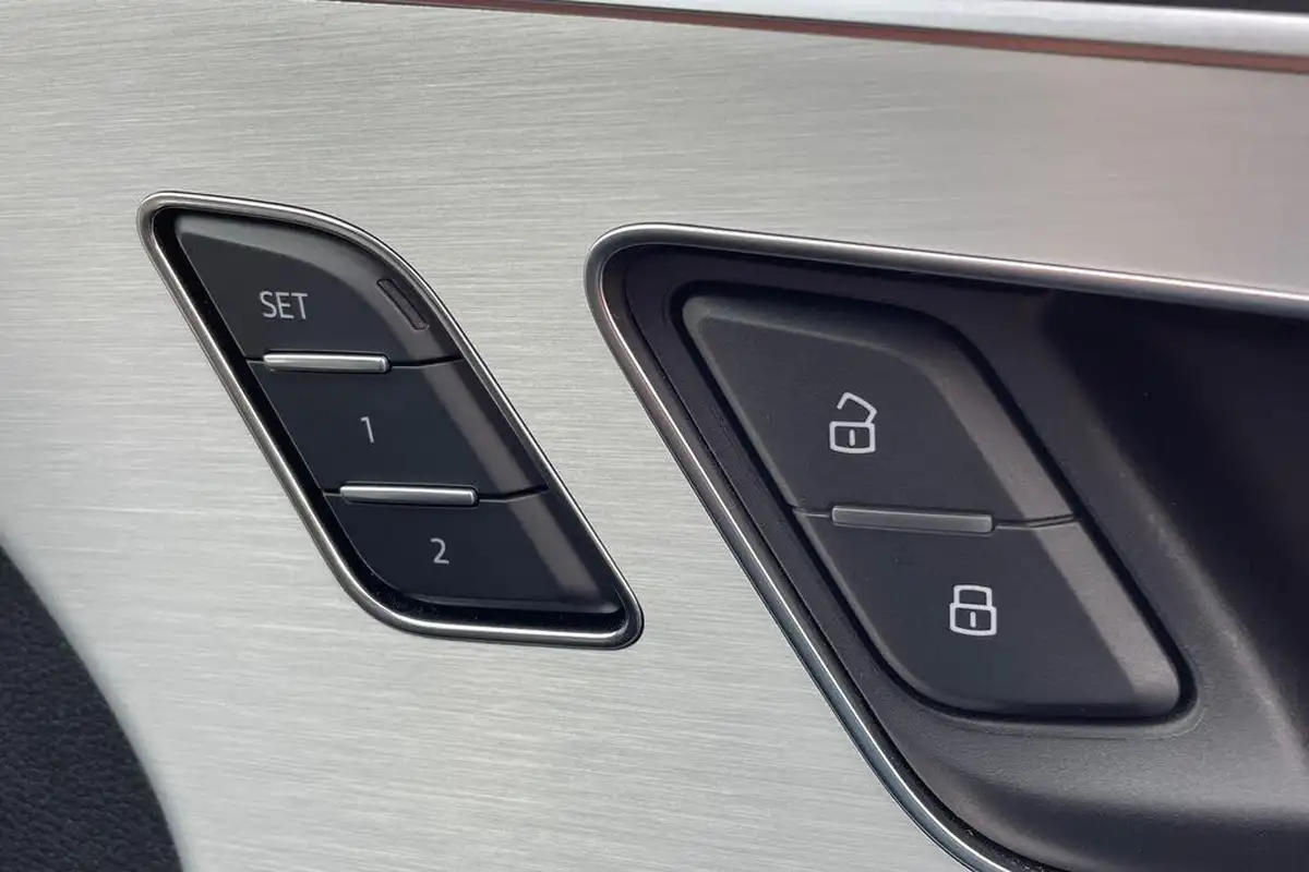 2023-audi-q7-30-45-tdi-s-line-big-16