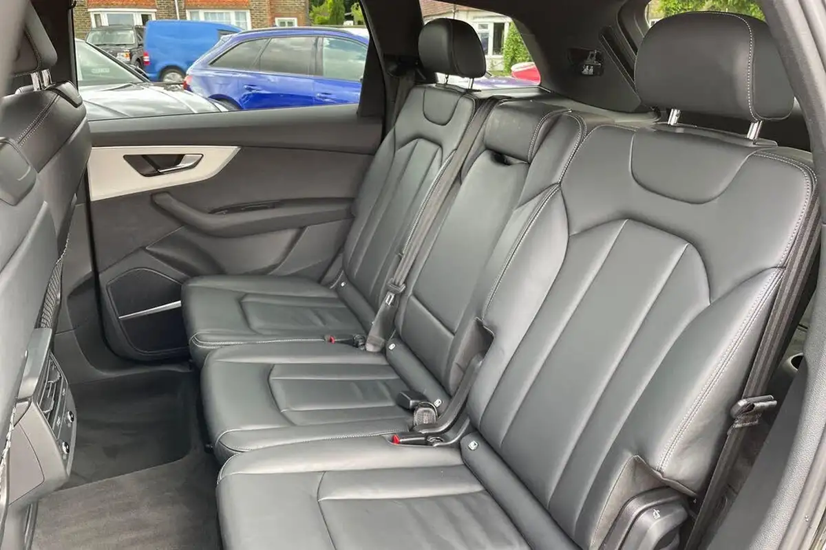 2023-audi-q7-30-45-tdi-s-line-big-40