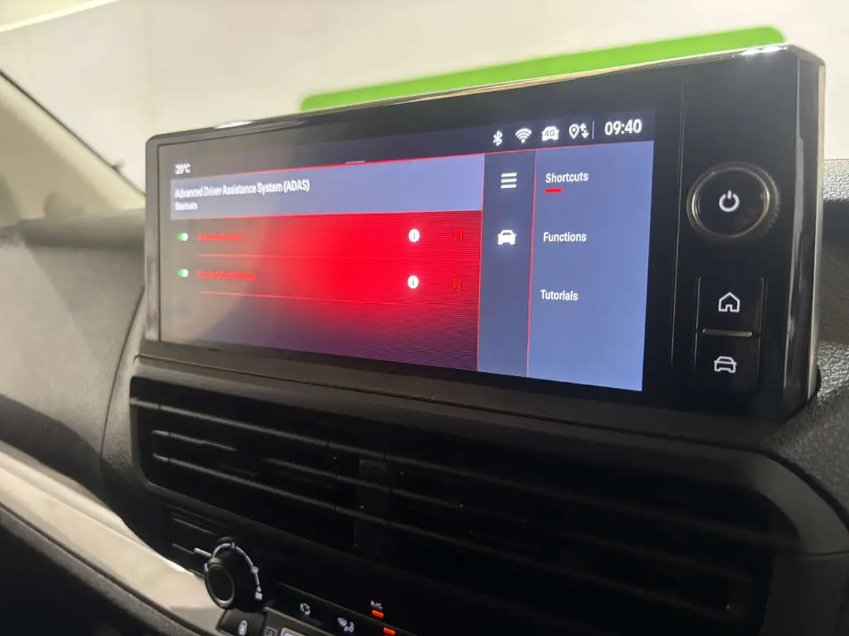2024-vauxhall-vivaro-20td-xl-prime-panel-big-17