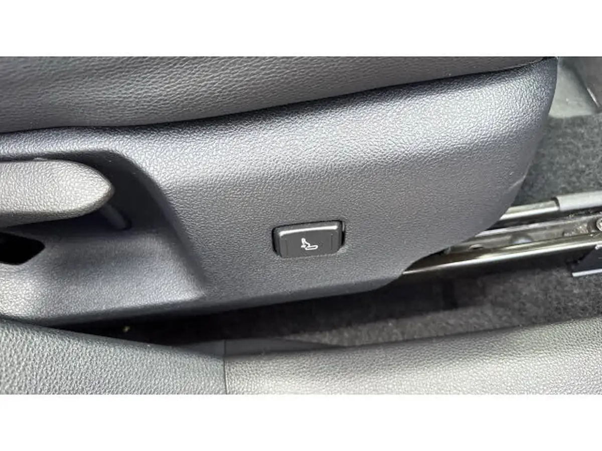 2019-toyota-corolla-18-vvt-i-excel-trk-touring-sports-big-39