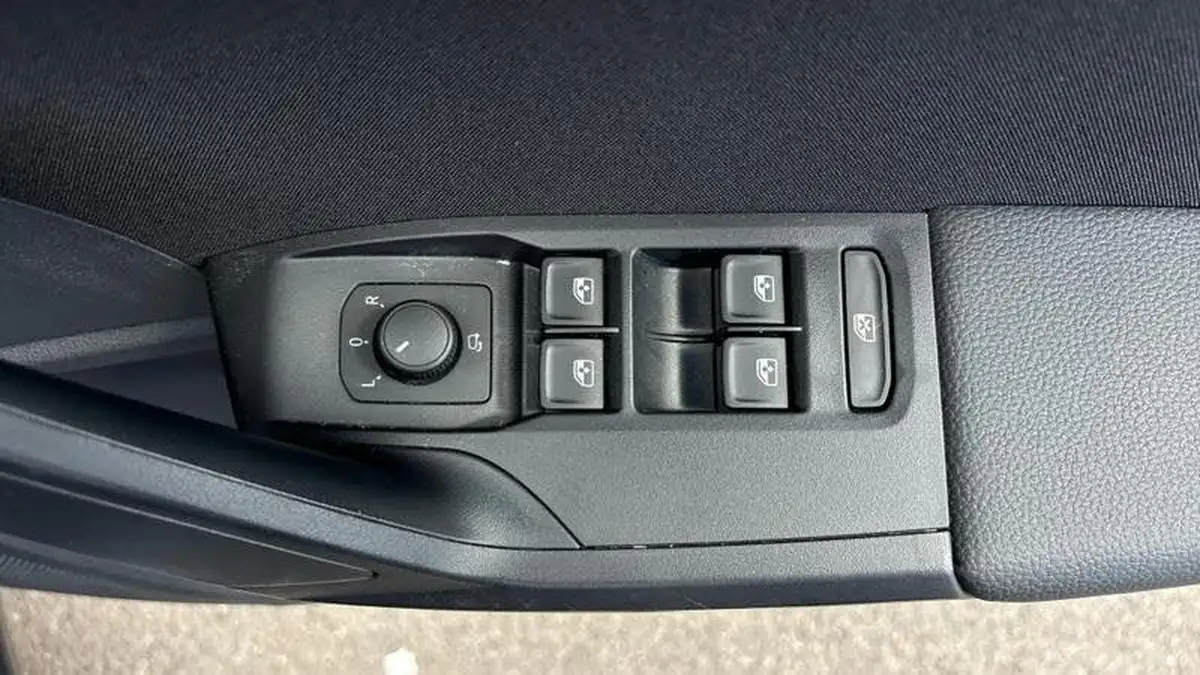 2023-seat-ibiza-10-tsi-fr-95ps-big-24