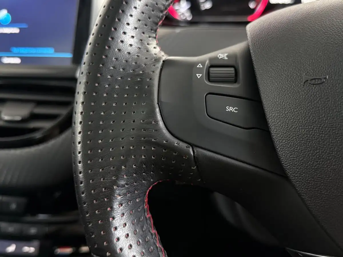 2018-peugeot-2008-suv-12-puretech-gt-line-110bhp-eat6-big-19