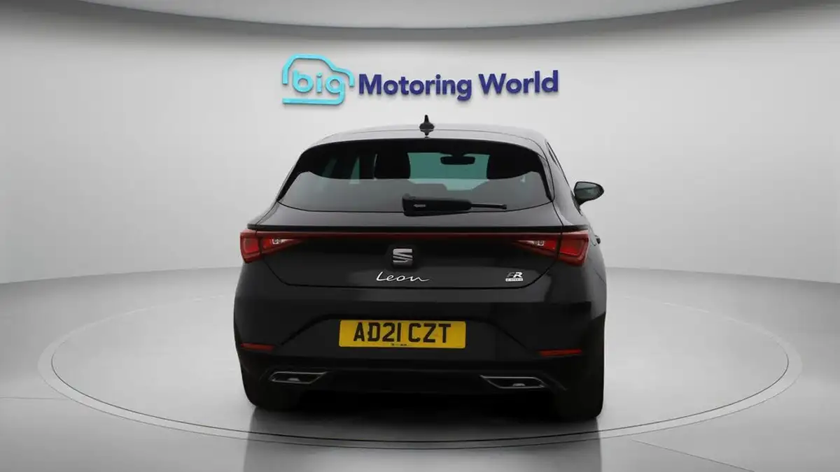 2021-seat-leon-14-e-hybrid-fr-hatchback-big-6