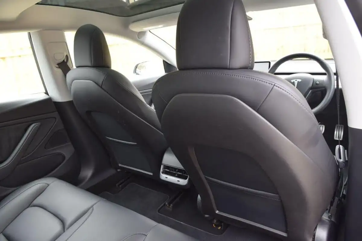 2020-tesla-model-3-e-performance-big-22