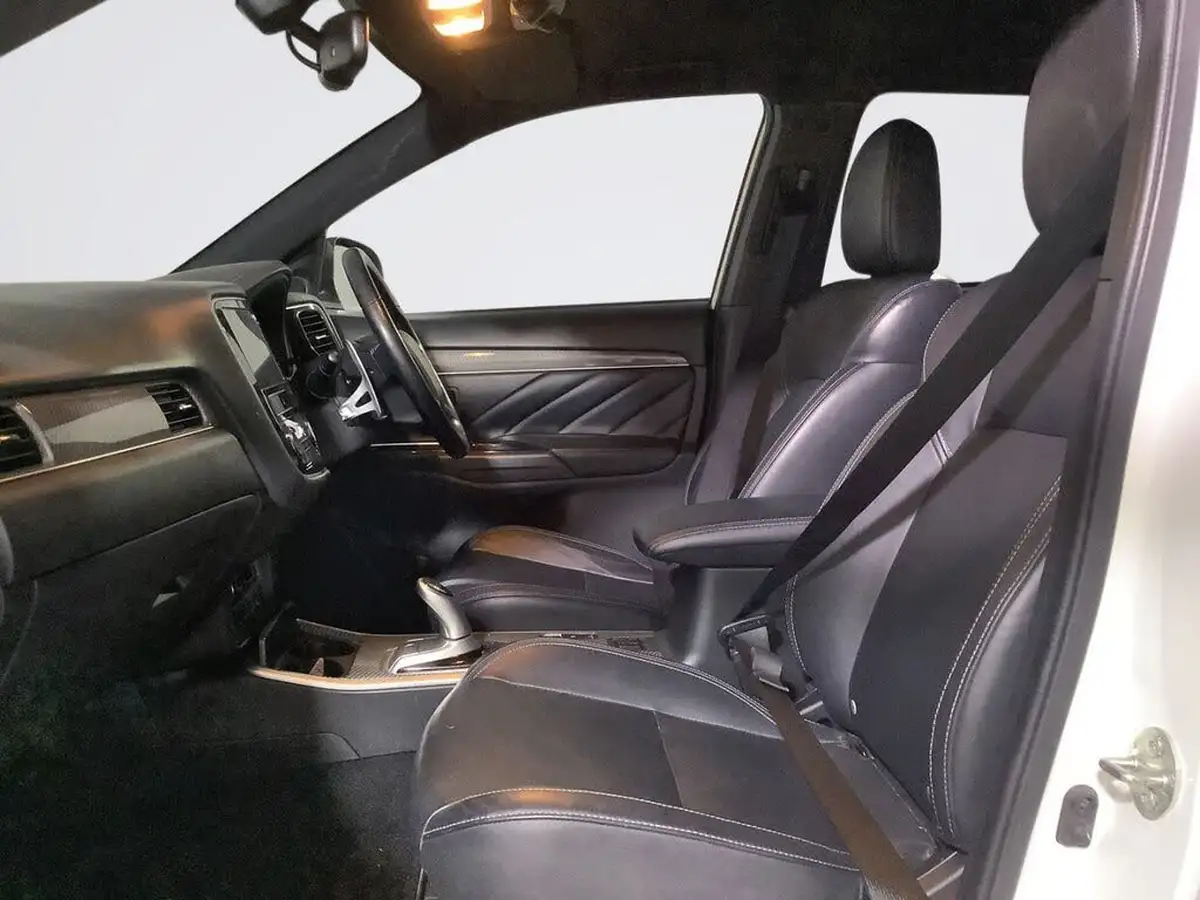 2019-mitsubishi-outlander-24-4h-phev-big-12